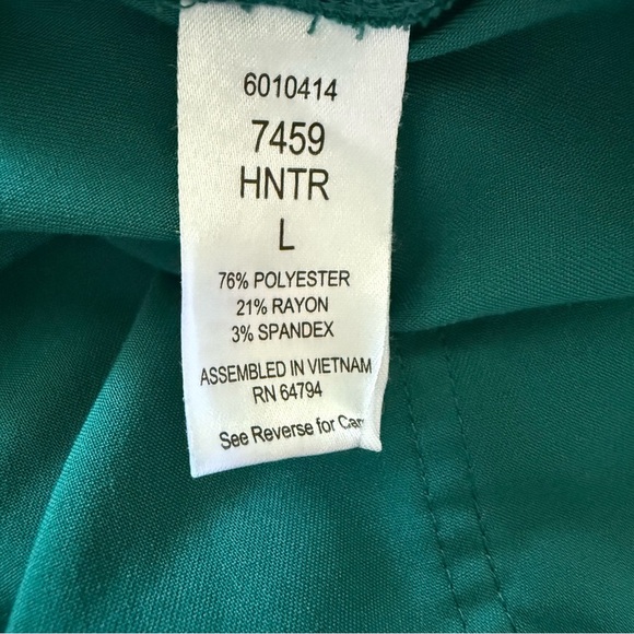 Med Couture Teal Green V-Neck Scrub Top and black pants set size Large - Picture 10 of 16